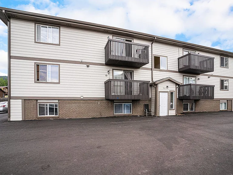 Fully Updated 2BD Condo — Photo 15