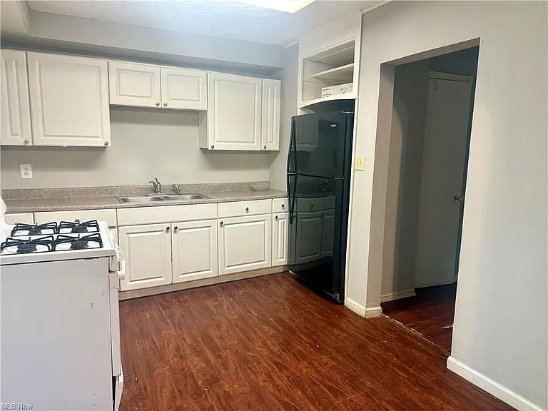 6988 Columbia Rd — Photo 3