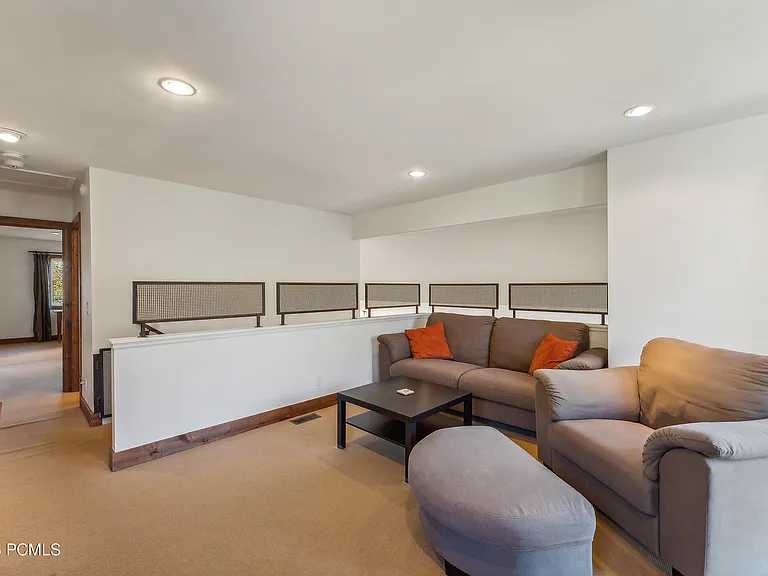 7240 Buckboard Dr — Photo 26