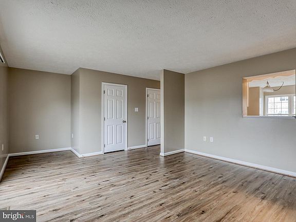 4th image of 310 Stratford Dr