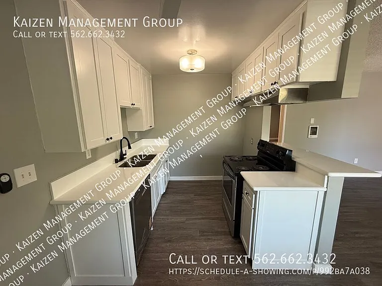 1090 Walnut Ave #8 — Photo 5
