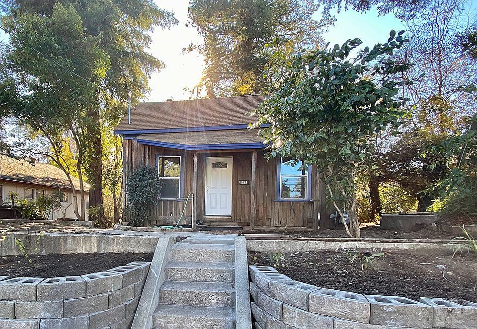 1st image of 621 Grove Ave