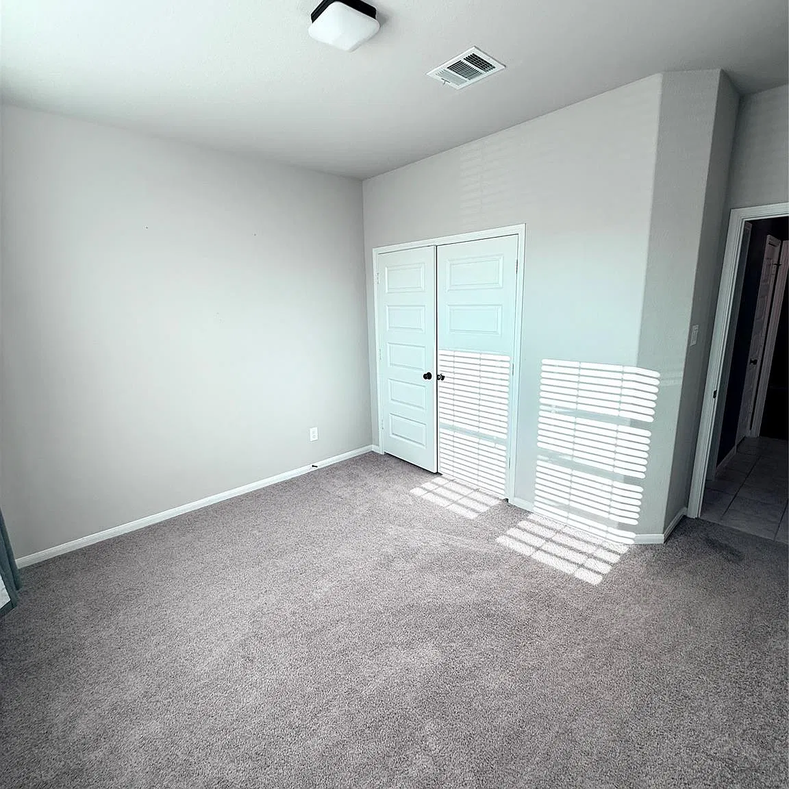 4 bed, 3.0 bath, 2920 sqft, $2,700 — Photo 4