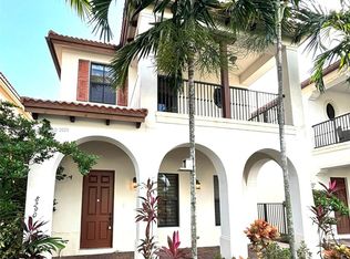 8290 NW 39th Ct, Hollywood, FL 33024