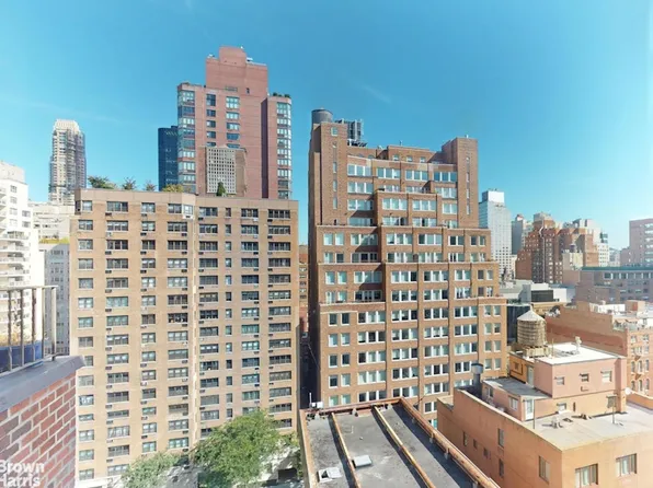 301 East 62nd Street image 21 of 22