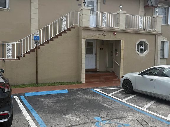 3rd image of 475 SE 8th St APT 214