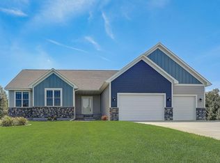 1478 211th Ave NW, Oak Grove, MN 55011