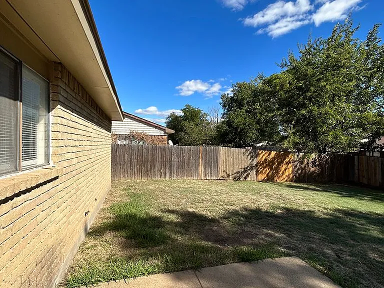 4020 Blue Flag Ln — Photo 28