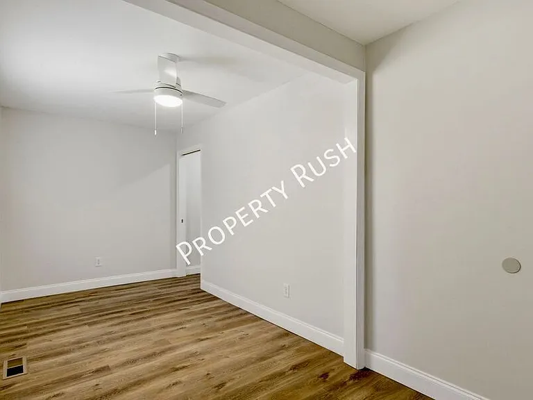 6107 Vance Cir — Photo 11