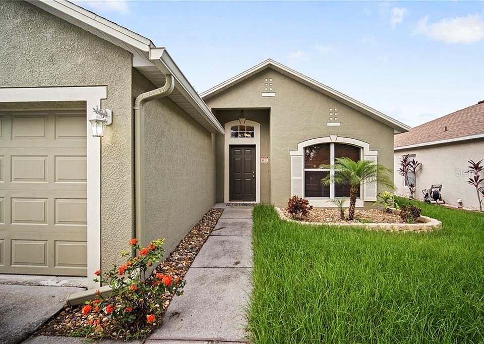 1st image of 6931 Crown Lake Dr