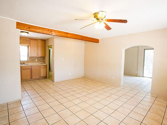 4th image of 2550 E Alta Vista St