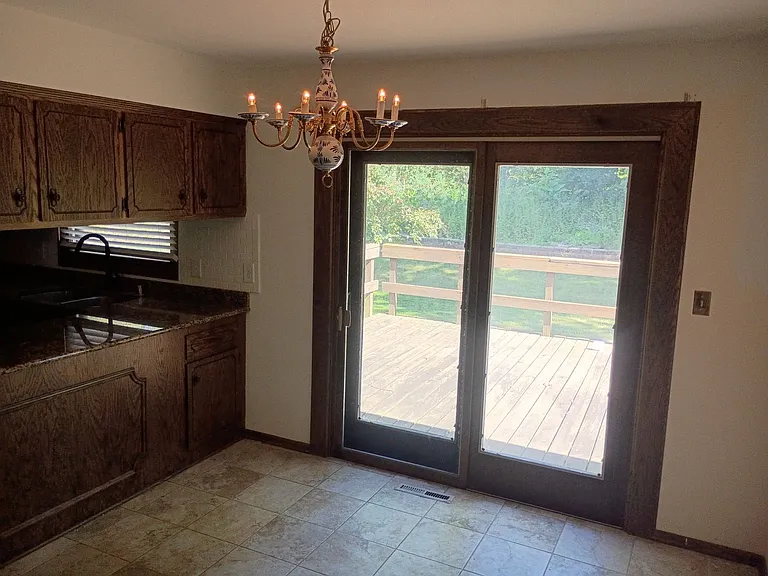 20550 Coventry Dr — Photo 9