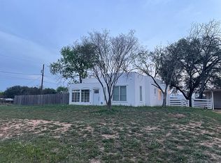 918 E Comal St, Pearsall, TX 78061