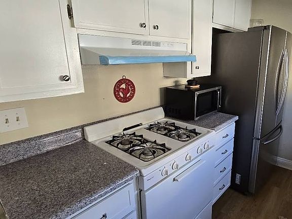 5th image of 11535 Rochester Ave