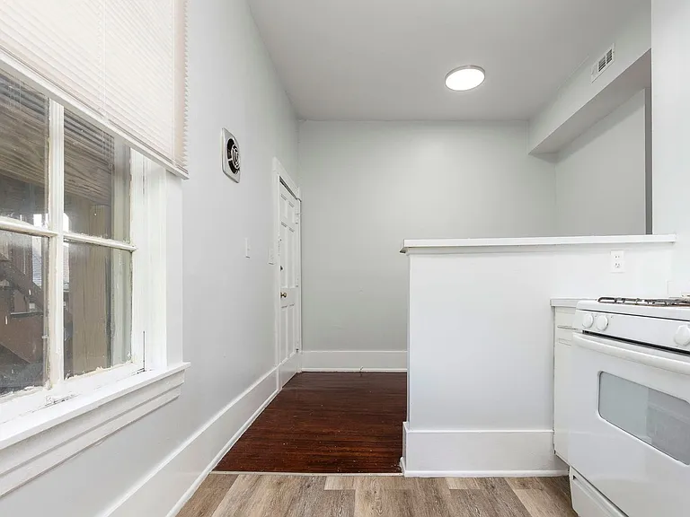 1406 S. 1st Street — Photo 4