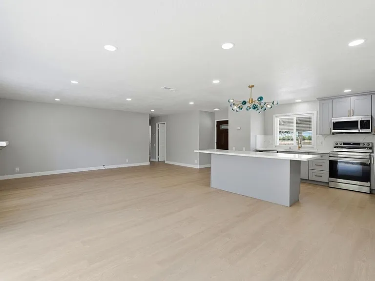 1857 Macduee Way — Photo 14