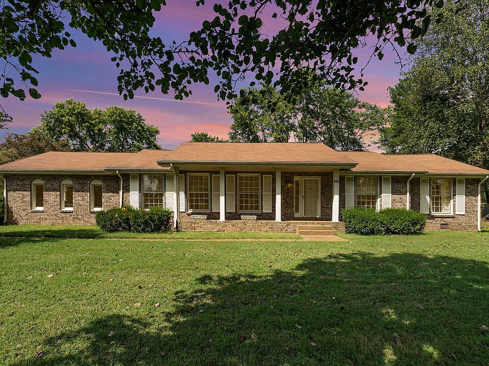 1st image of 1067 Lakeshore Dr