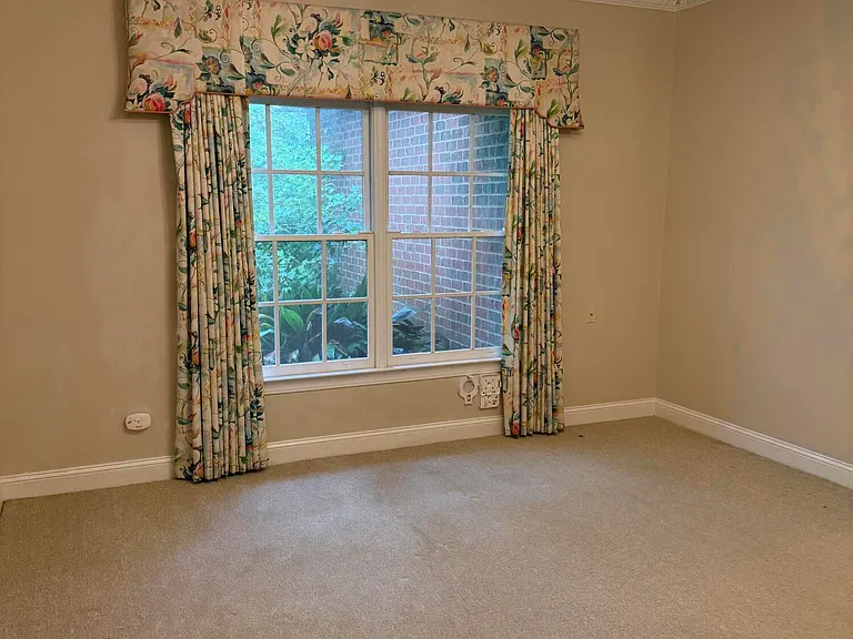 309 Village Green Dr — Photo 25