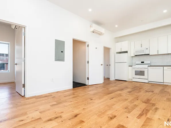 129 Graham Avenue image 1 of 23