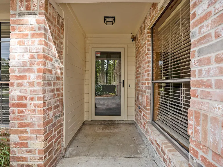 38 Devonshire Dr — Photo 6