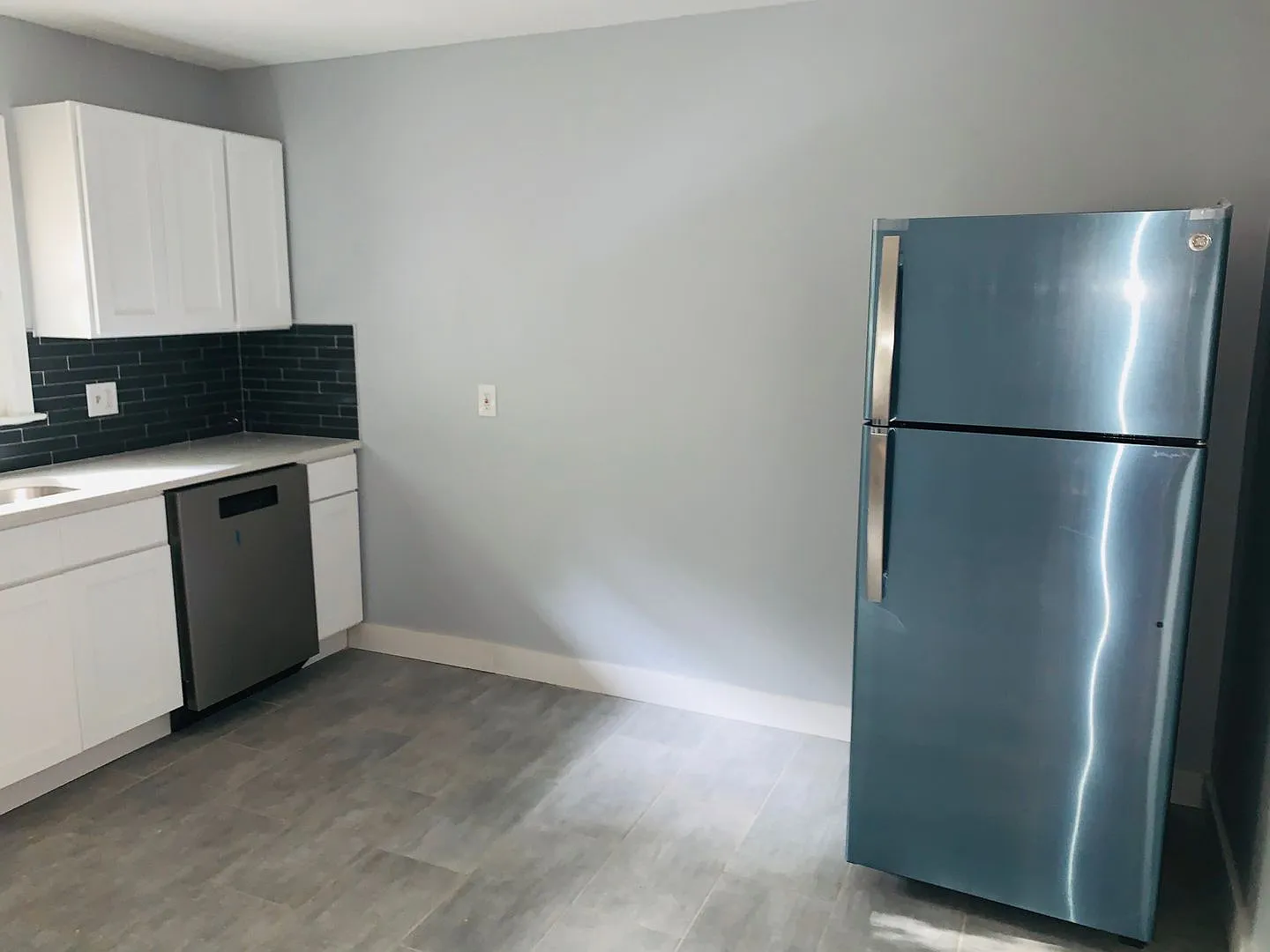 Three Bedroom Apartment available! — Photo 3