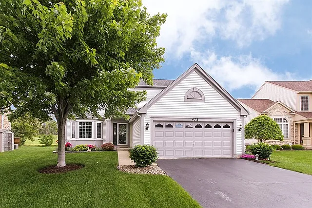 473 Topaz Ln photo 1