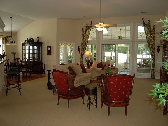 Living/Dining Rm