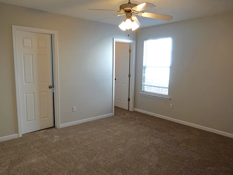 139 Stockbridge Dr — Photo 18