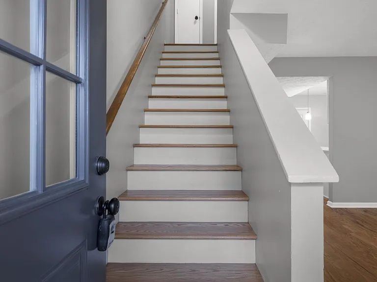 1680 Meadowlark Ln — Photo 2