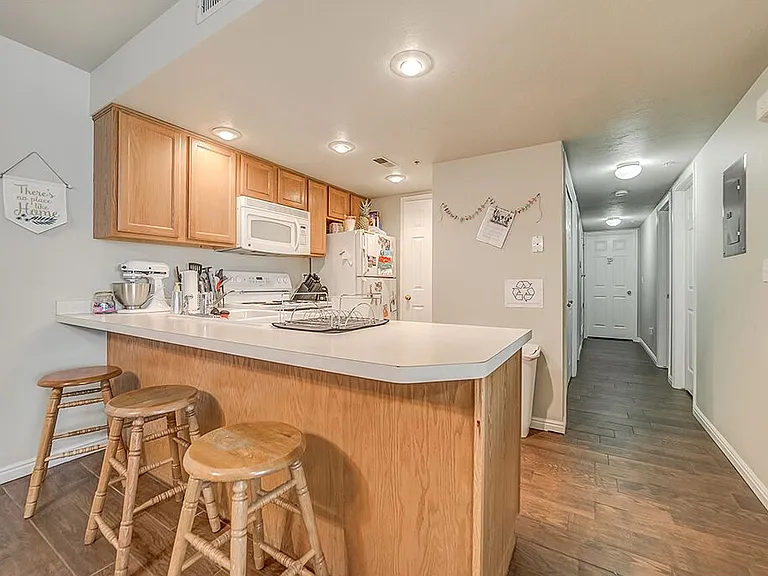 112 W 1230 N #106 — Photo 2