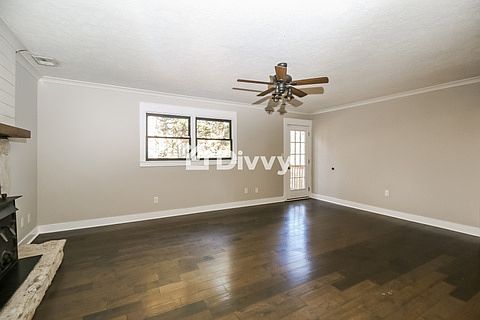 3rd image of 2350 Paradise Cir SE