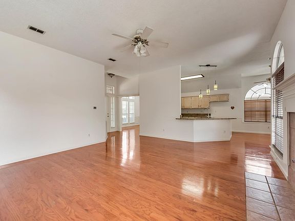 4th image of 2222 Cedarwood Dr