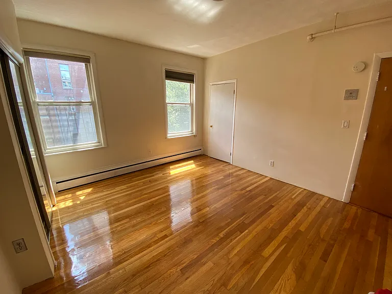712 Commonwealth Ave #1 — Photo 2