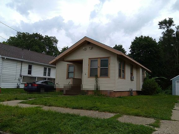 3rd image of 106 Yale St