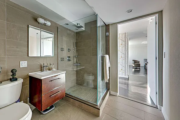 Sold by Compass | media 18