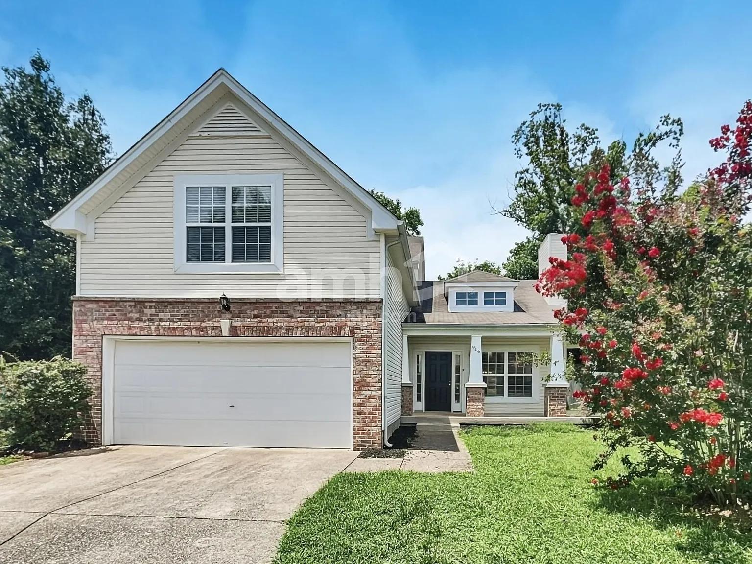 3 bed, 2.5 bath, 1908 sqft, $2,350 — Photo 1