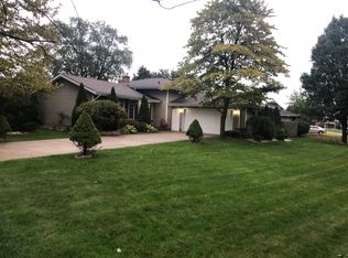 31 Cedar Ln, Schererville, IN 46375