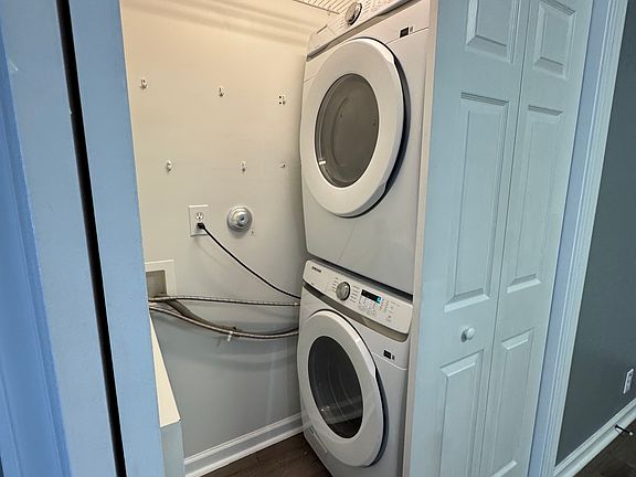 3rd image of 608 W Brown St APT F