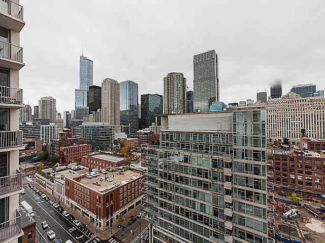 200 W Grand Ave #1603 — Photo 20