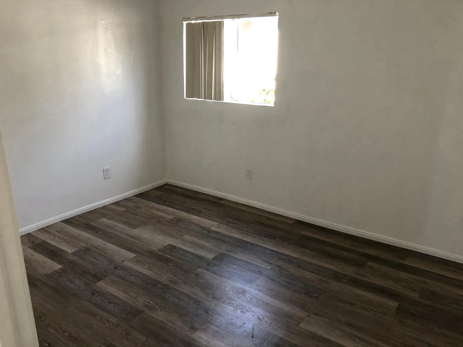 843 N Gage Avenue — Photo 2
