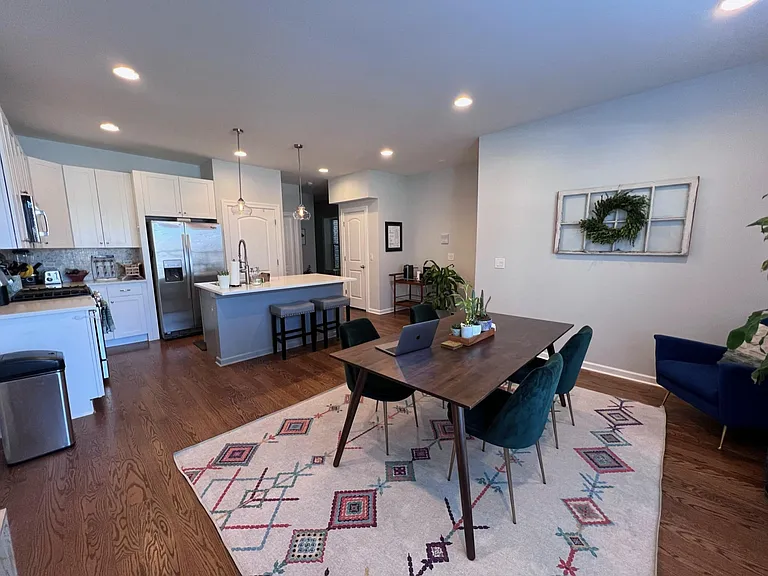1441 W Grand Ave #1 — Photo 9