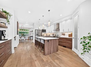 4817 N 20th Ave NW, Calgary, AB T3B0V2