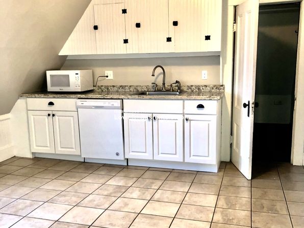 8 Middlesex St APT 5