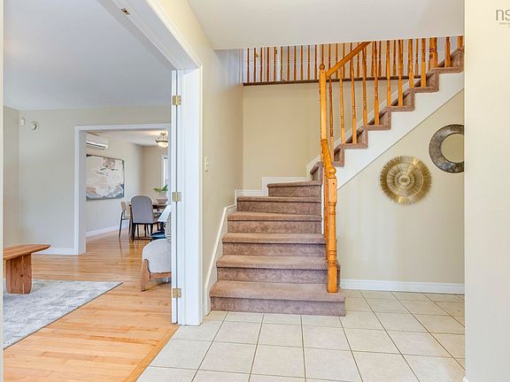 3rd image of 255 Sandwick Dr