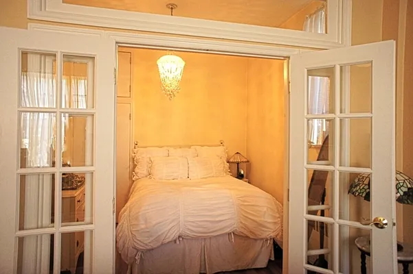 Rented by Corcoran | media 23