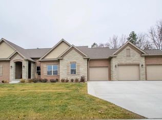 465 Amherst Cir, Saline, MI 48176