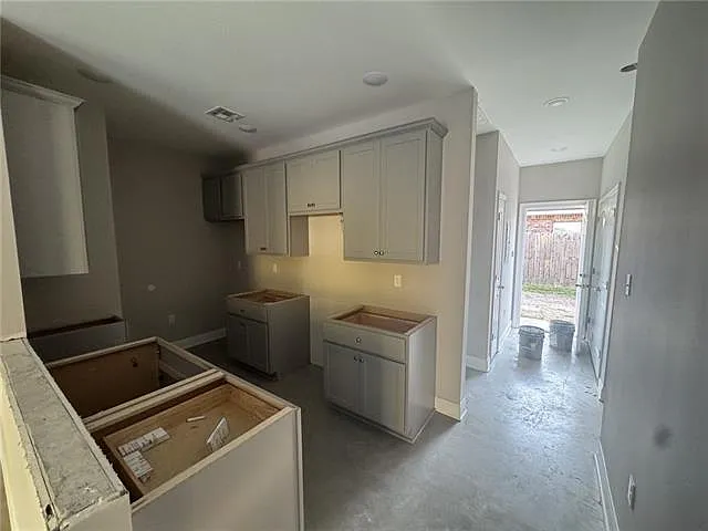 3 bed, 2.0 bath, 977 sqft, $1,500 — Photo 3