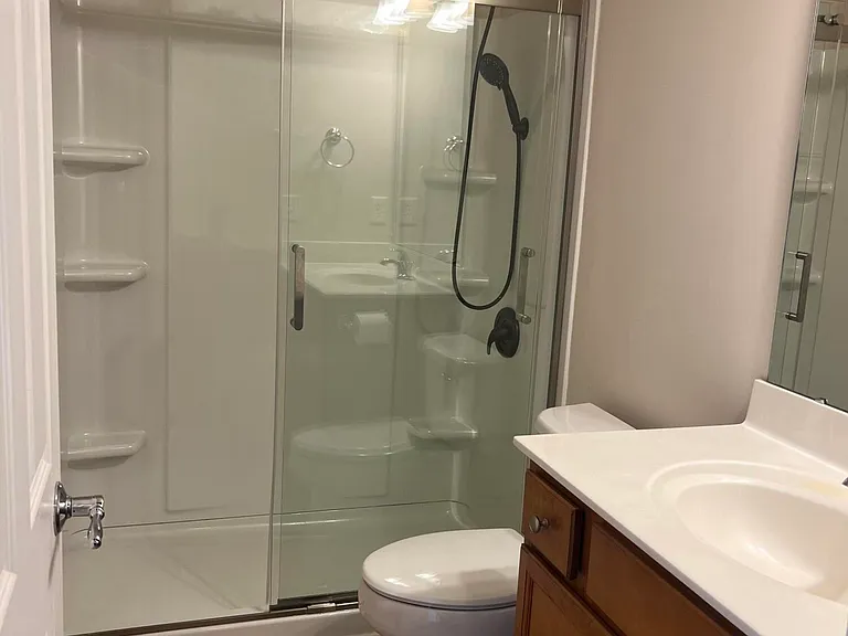 308 Dyersville Dr — Photo 16