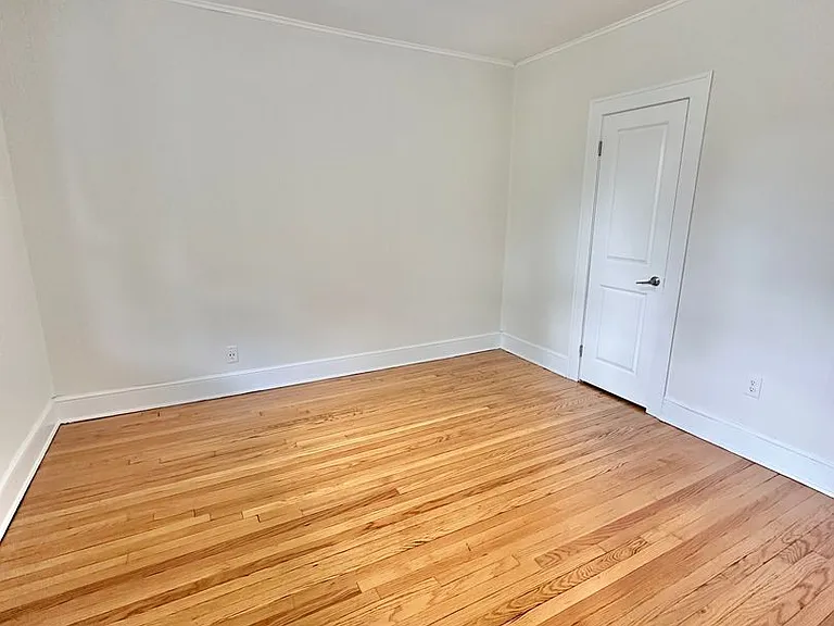 90 Monroe St — Photo 13
