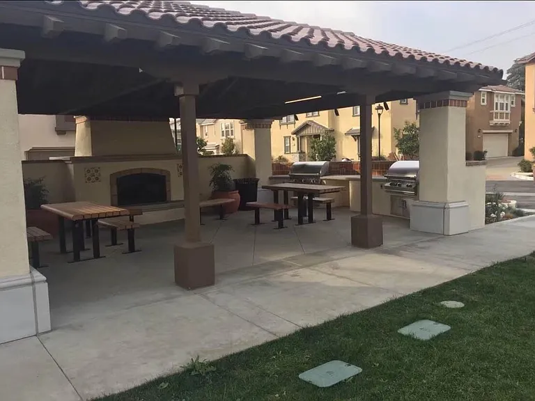 732 Huron Dr — Photo 19